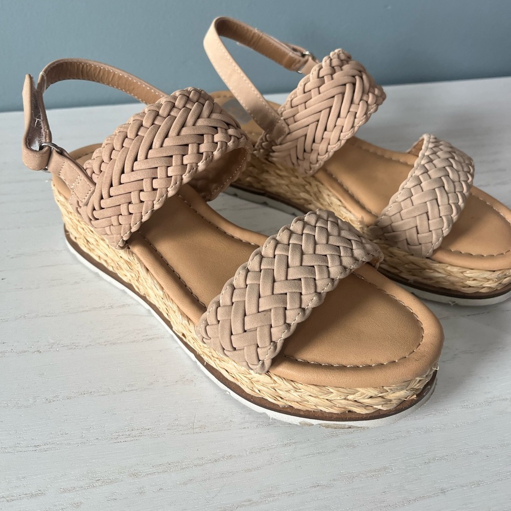 Strap Tan Woven Sandals